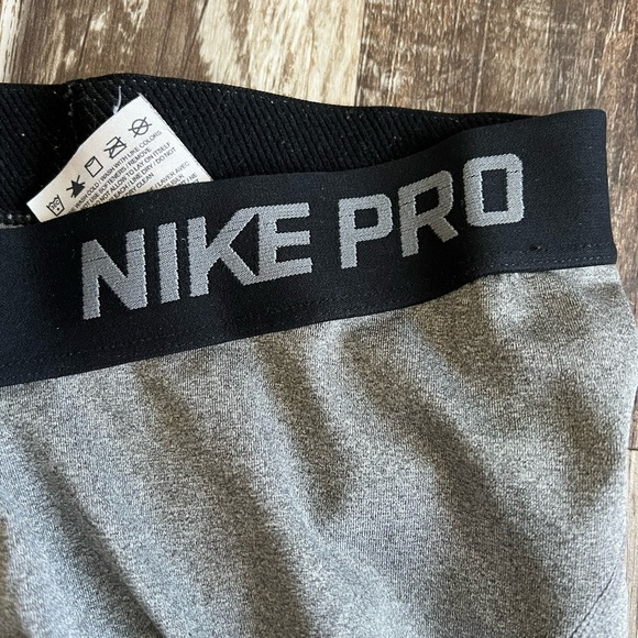 Nike Women's Gray Pro Shorts - Picture 5 of 6